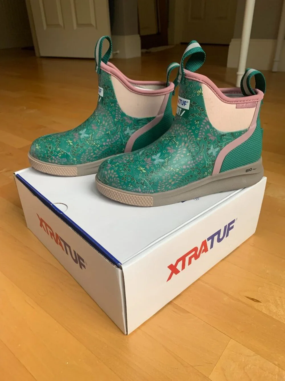 NWT - Xtratuf Women's Ankle Deck Boot Sport